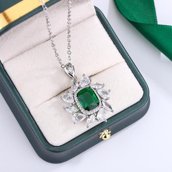 Juego De Joyas Simple De Gama Alta Y Elegante Temperamento Emparejado Con Cadena Para ClavíCula Collar De Cadena JoyeríA De Lujo-image