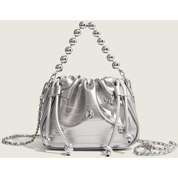 Bolso Cubo Plisado Plateado De Verano Envuelto A Mano Para Mujer, Nuevo Bolso Bandolera De Cadena De Diamantes, Bolso Nube Nicho-image
