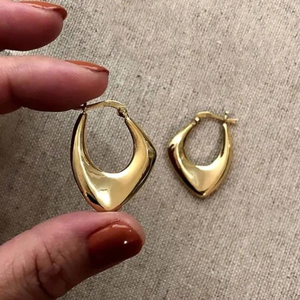 Huitan Pendientes De Aro PequeñOs De Lujo Para Mujer Deslumbrantes Piedras CZ Micropavé Accesorios VersáTiles Para Mujer JoyeríA De Moda De Alta Calidad-image