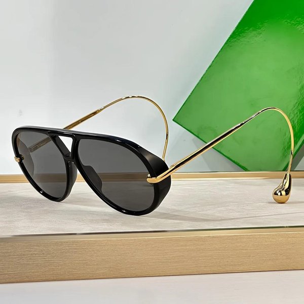 Estilo De DiseñAdor De Lujo Estilo Gafas De Sol De Aviador Oversize Gafas Damas Para Hombres Populares CláSicas Gafas De Sol Punk Gafas De Doble Puente 1PC-image