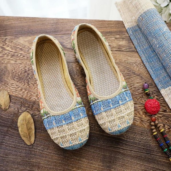 Zapatos De Tela Antiguos De Beijing Para Mujer, Zapatos Para Madre, Zapatos Planos Antideslizantes De Fondo Suave Para Trabajo, Zapatos Bordados De Verano Y OtoñO Para Mediana Edad 40 Camello-image