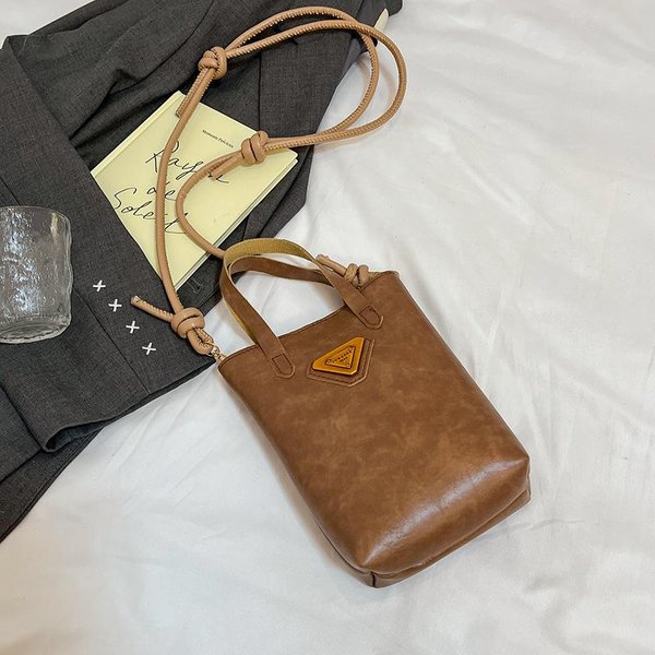 Bolso Mini Para MóVil De Alta Gama OtoñO E Invierno Nueva Moda Bolso Bandolera Para Mujer Ins Nicho Bolso De Hombro-image