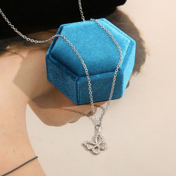 Nuevo Collar Colgante De Mariposa De Temperamento Creativo, Collar De Mariposa FríO Super Hada Cadena VersáTil Para ClavíCula Femenina Plata-image