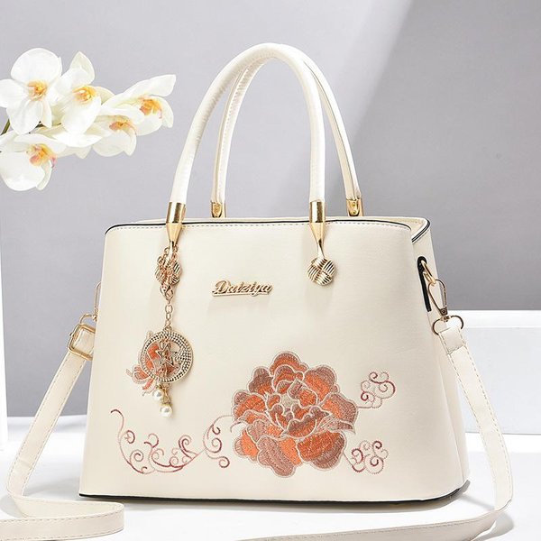 El Nuevo Bolso De Mano Bordado Floral Para Danza Es VersáTil, Moderno, Tendy Y De Alta Gama. Es Un Bolso Bandolera De Gran Capacidad Y Un Bolso Cruzado . White-image