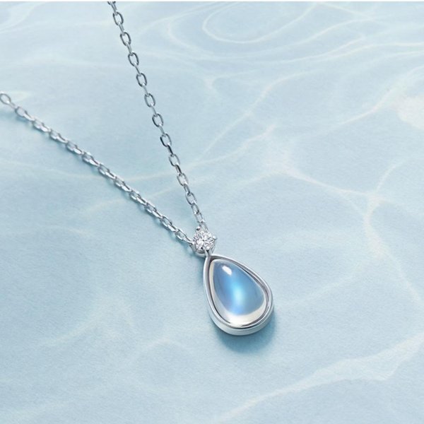 Collar De Piedra Lunar Gota De Agua Cadena Para ClavíCula De Mujer DiseñO De Nicho Temperamento Colgante De Lujo Ligero White-image