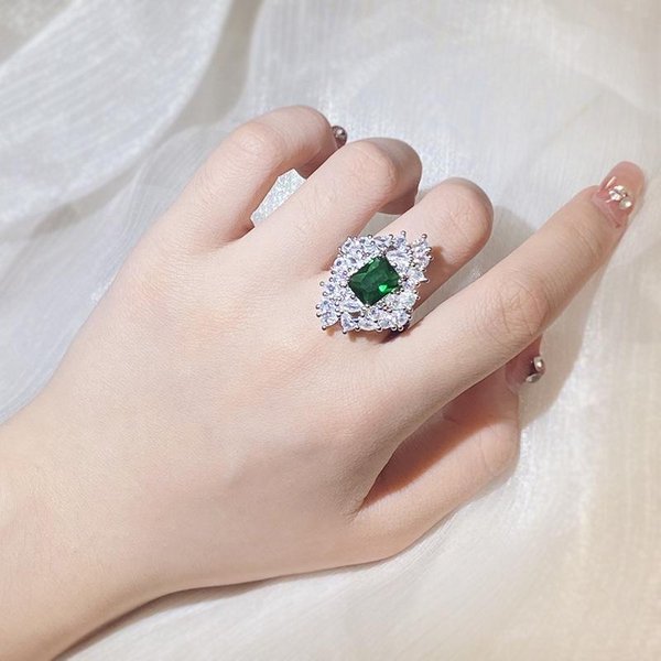 Anillo Abierto De Turmalina Esmeralda Simulada Para Mujer Anillo De Princesa Cuadrado De Lujo Con Diamantes Completos Adjustable Opening-image