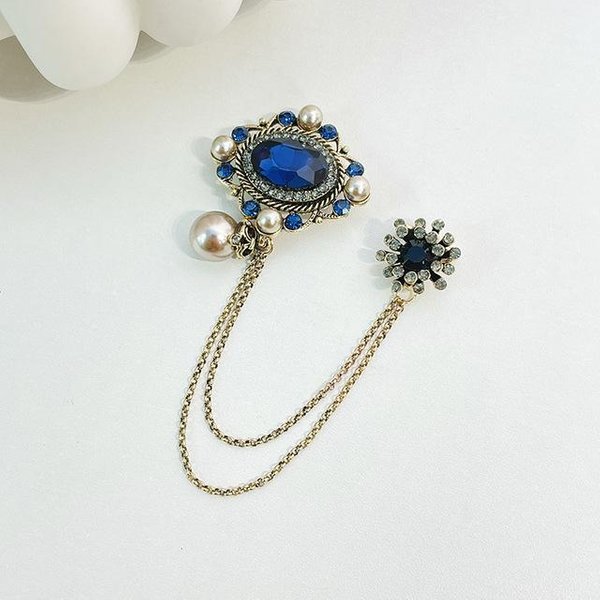 Broches Corsage Cadenas De Cristal Vintage Para Mujer Estilo Barroco Insignias Elegantes Cruz Palacio Para Accesorios De Traje De Dama Pines JoyeríA White-image