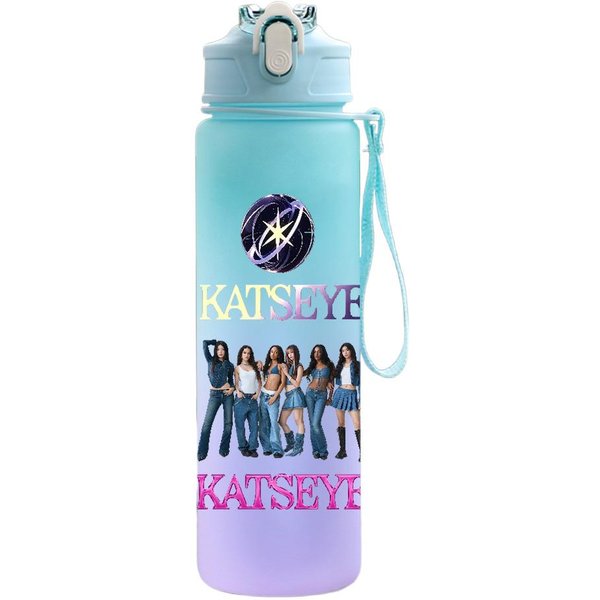 Butelka Na Wodę 750 Ml Anime KreskóWka Katseye Nadruk DużA Pojemność Kubek Do Picia PrzenośNy Sportowy Na ZewnąTrz Kubek Na Wodę Dzieci Dziecko Prezent-image