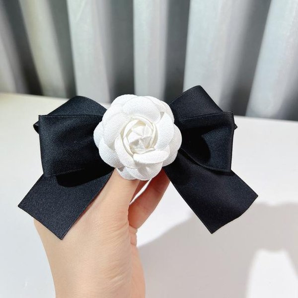Broche De Flor De Camelia De Tela Arte En Tela Pajarita JoyeríA De Moda Alfileres Para Cuello De Camisa Vestido Broches Para Mujer Accesorios Blanco-image