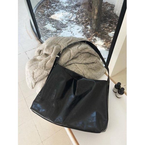 Bolso Tote Grande De Cuero Negro Suave De Gran Capacidad Para Viajes Diarios Casual Estilo Coreano Moda Bolso De Hombro Cruzado Para Mujer-image