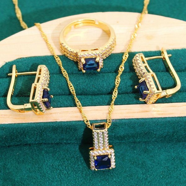 Juego De JoyeríA De Oro Europa Y Estados Unidos JoyeríA Caliente Anti AléRgico Collar De Circonita Pendiente Anillo-image
