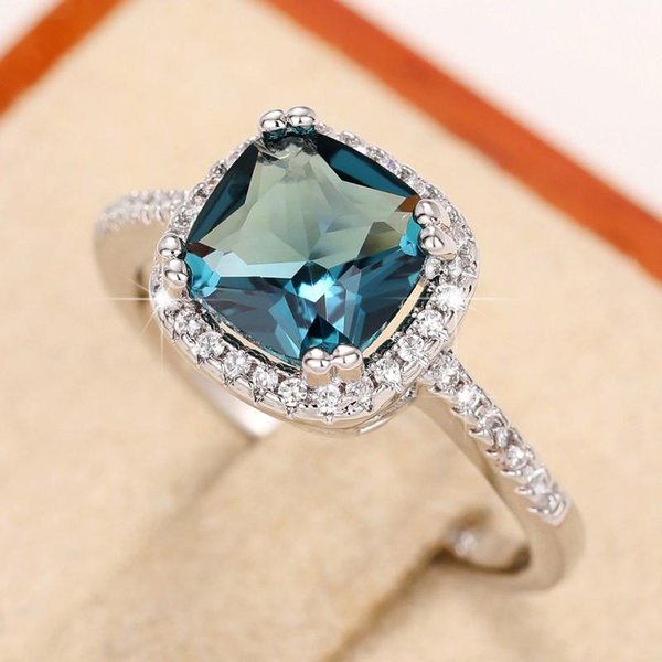 Huitan Anillos CláSicos De Forma CojíN Con Circonita CúBica Azul Para Mujer, Anillos De Boda, Aniversario, Fiesta, Elegante Accesorio Para El Dedo Para JoyeríA De Dama 10 Gray-image