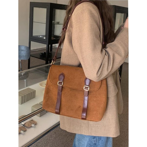 Nueva VersióN Coreana Ins DiseñO Nicho Ante Retro Mate Bolso Bandolera De Hombro Tendencia BuzóN-image