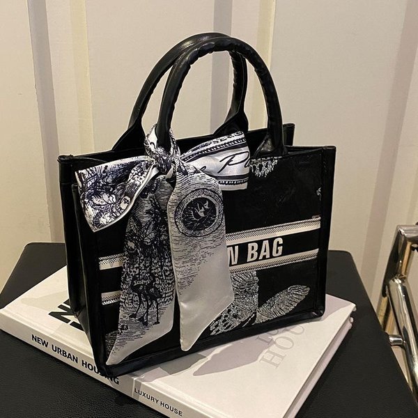 Bolso Nicho De Alta Gama Para Mujer En OtoñO E Invierno Nuevo Bolso De Hombro De Moda Trendy Para Mujer Bolso De Mano VersáTil De Moda Ins Gray-image