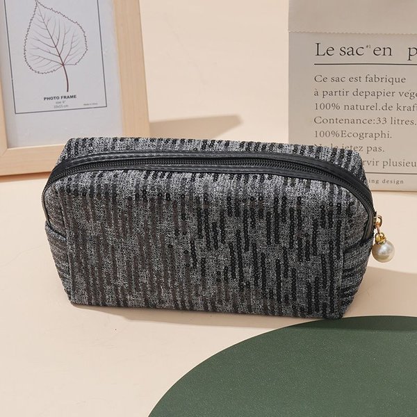 Bolsa De Maquillaje De Gran Capacidad Con Lentejuelas Bordadas, Bolsa De Almacenamiento PortáTil Linda, Bolsa De Aseo 18.5X7X9.5CM Negro-image