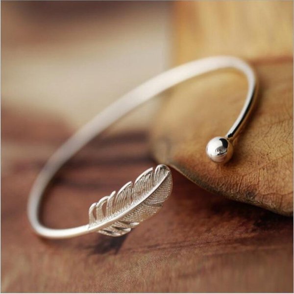Nueva Moda JoyeríA De Plata De Ley 925 No AléRgica Alta Calidad Femenina Simple Pluma Bola PequeñA Brazaletes Abiertos Sl009-image