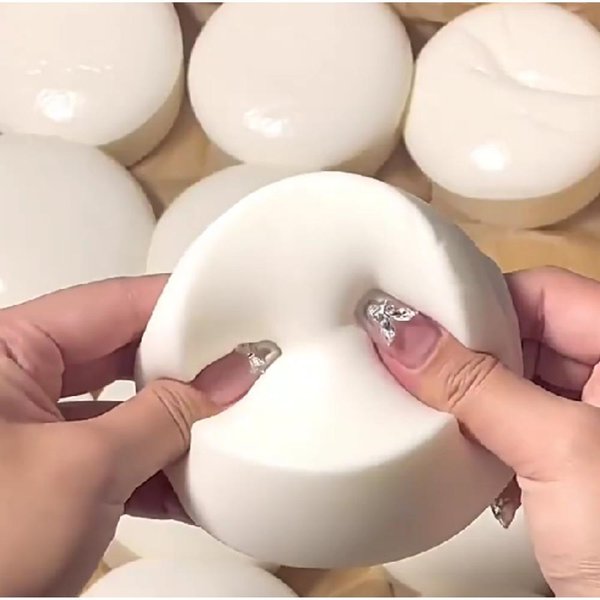 Taba Squishy Ciasto Jogurtowe Zabawka Do ŚCiskania, MięKka Powoli PodnosząCa Się Zabawka Antystresowa Fidget, Symulacja Chleba Sensoryczna Zabawka Do ŚCiskania-image