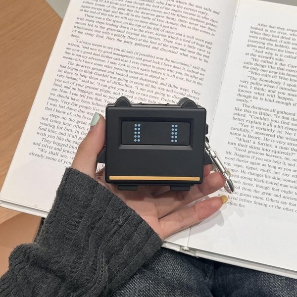 Funda De Silicona Para Auriculares De Dibujos Animados Para Nothing Ear (Una) Caja De Carga Negra Para Auriculares InaláMbricos Robot Con Gancho For Nothing Ear (A)-image