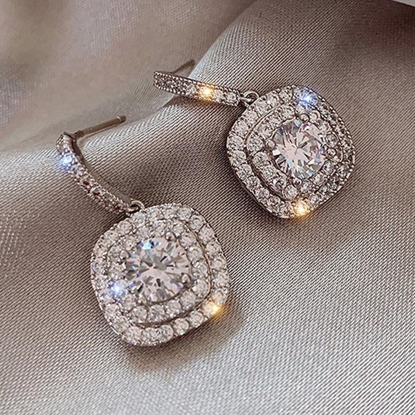 Huitan Moda DiseñO VersáTil Pendientes Colgantes Para Mujer Con Circonita CúBica De Cristal Color Pendientes Femeninos JoyeríA Para Boda-image