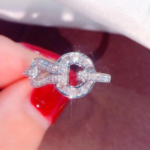 Anillo De Lujo Grupo De Diamantes Herradura De Caballo Oro Blanco 18K Anillo Cuadrado De Diamante Anillo Para Mujer No. 7 Gray-image