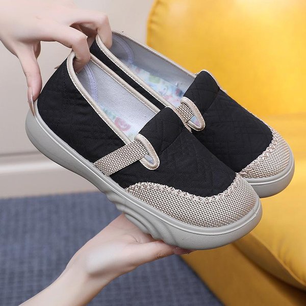 Zapatos De Tela Nuevos Del Viejo PekíN Ligeros Y CóModos Suela Blanda Zapatos De Mujer VersáTiles Zapatos Perezosos Un Paso 40 Black-image