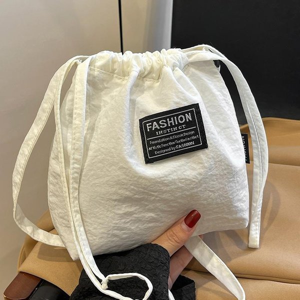 Bolso De DiseñO De Nicho, Nuevo Bolso Bandolera De Un Solo Hombro De Tela De Nailon De Gran Capacidad, Moderno Y VersáTil. White-image