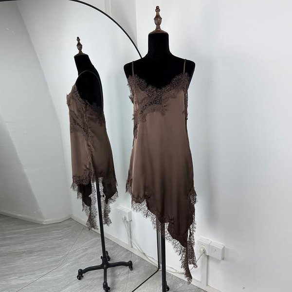 Seksowna Nieregularna Satynowa Sukienka Z Koronką Damska Modna Sukienka Mini Na RamiąCzkach Z Dekoltem W Serek I Asymetrycznym DołEm Nowa Moda Sukienka Imprezowa Sukienka Typu Camisole M-image