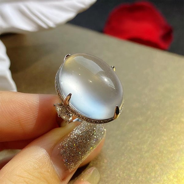 Nuevo Producto Anillo Abierto Ajustable Huevo De Paloma Grande Incrustado Calcedonia Ovalada Brillo Transparente Encanto Simple JoyeríA Para Dama Resizable-image