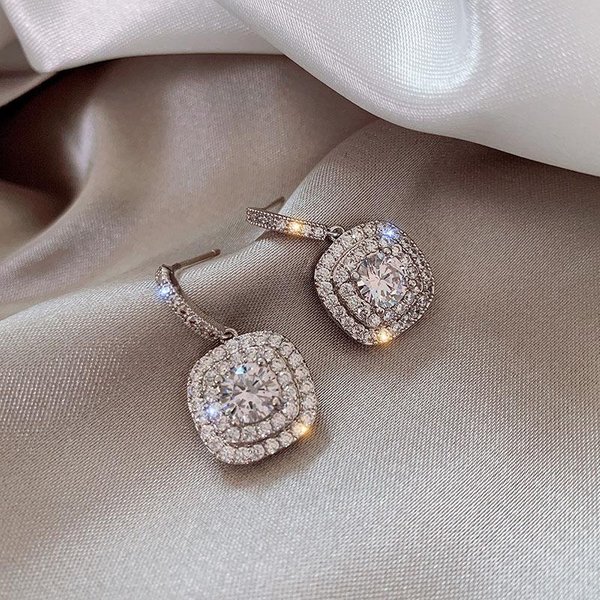 Pendientes Coreanos De Micro IncrustacióN De Diamante Completo De Alta Gama De Lujo Ligero Pendientes De Circonita Pendientes Exquisitos De Estilo FríO Para Mujer-image