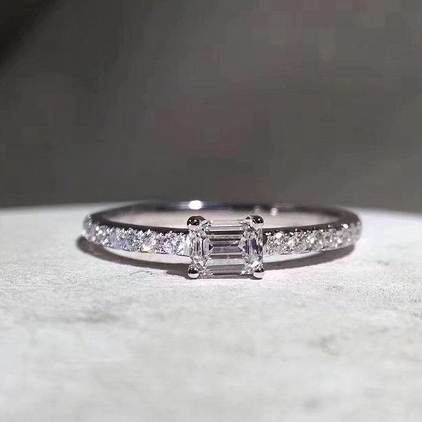 Huitan DiseñO De Moda Anillo De Dedo Para Mujer Con Deslumbrante Piedra De Zirconia CúBica Exquisitos Anillos Delgados Boda Fiesta De Novia JoyeríA Chic 10-image