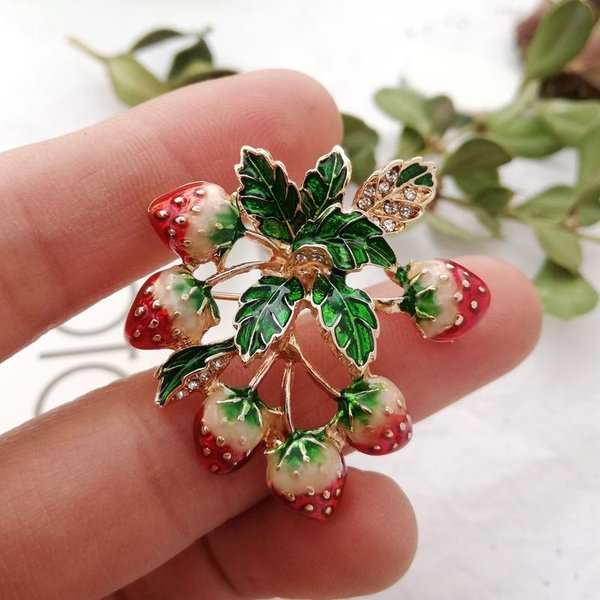 Broches De MadroñO De Esmalte Rojo Para Mujer AleacióN Frutas Bodas Banquete Pines De Broche Regalos De AñO Nuevo-image
