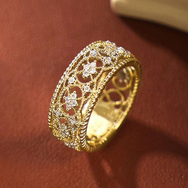 Huitan Preciosos Anillos De Boda Para Novia Banda Calada Pavimentada Con Circonitas CúBicas Blancas Brillantes Temperamento Elegante Anillos Para Mujer JoyeríA De Moda Para Fiesta 7 Brown-image