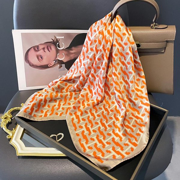 Modny Jedwabny Kwadratowy Szalik Z Nadrukiem Na Cztery Pory Roku 70X70 Cm Modna Opaska Na GłOwę Na Cztery Pory Roku Luksusowy Szal ChroniąCy Przed SłOńCem Chusty Orange-image
