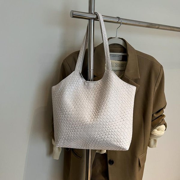 Bolso De Hombro De Gran Capacidad Nuevo Verano VersáTil Bolso Para Desplazamientos Bolso Sobaco Bolso Tote Popular Moderno Gray-image