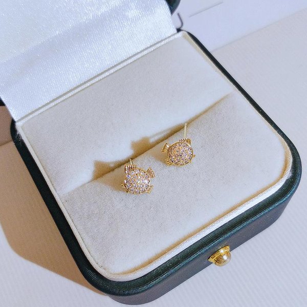 Pendientes De Pez PequeñOs Lindos De Diamantes Completos Nuevos Pendientes SúPer Hada Con Temperamento Para Estudiantes Para Mujer-image