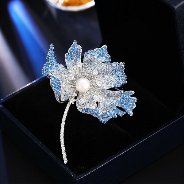 Broche Elegante De DiseñO De Lujo Ligero Para Mujer Con Hoja De Ginkgo De Perla De ImitacióN, Broche De DiseñO Nicho Moderno Y VersáTil Gray-image