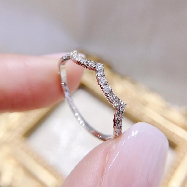 Huitan Anillos De Dedo Para Mujer Con DiseñO De Ola Banda Delgada Con Circonita CúBica Deslumbrante Color Moda VersáTil Accesorios Femeninos JoyeríA 9-image
