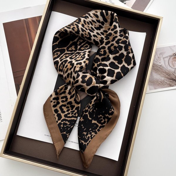 Luksusowy Damski Jedwabny Szalik Na Szyję Z Kwiatowym Wzorem Kwadratowe Szaliki Do WłOsóW Foulard Opaska Na GłOwę Szale Chusty Apaszka Bandana Kobiety 70X70Cm Black-image