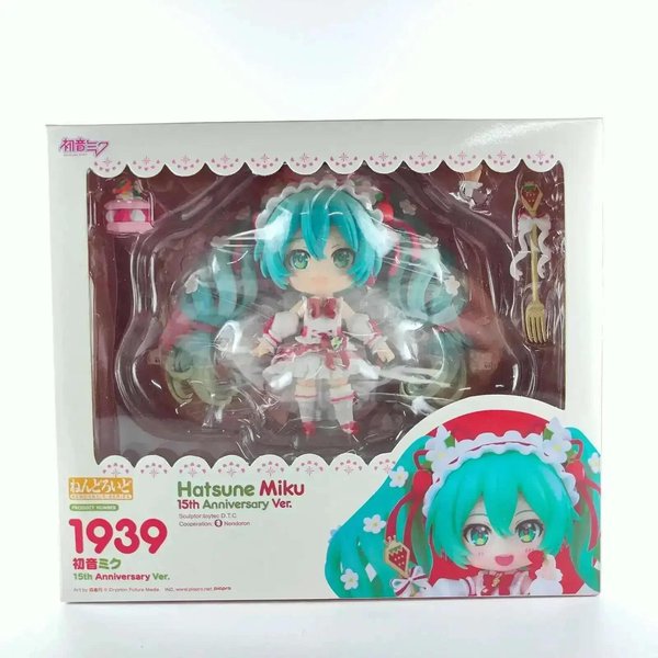 En Stock 1939 Figura De Anime Hatsune Miku 15º Aniversario Strawberry Miku Figura De AccióN Modelo De ColeccióN MuñEca Juguetes Regalo Gray-image