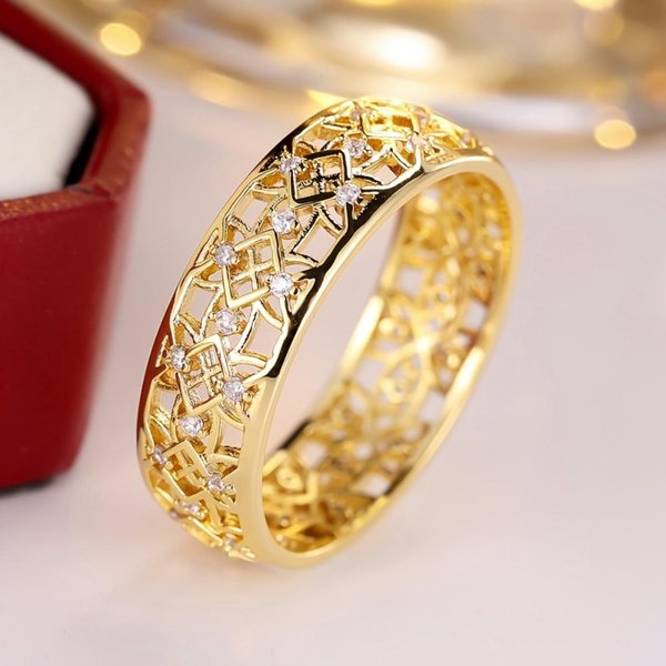 Anillo Para Mujer Huitan Con DiseñO Hueco VersáTil Fiesta Diario Incrustado Brillante CZ Accesorios De Moda Color Dorado JoyeríA Elegante Para Boda 8-image