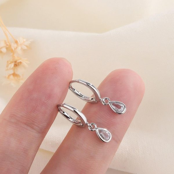 Pendientes De Circonita Con Forma De Gota De Agua Para Mujer, DiseñO Nicho De Lujo Ligero, Sentido Senior, Pendientes De Hebilla Para La Oreja Con Personalidad Elegante. Plata-image