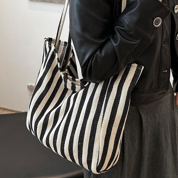 KoreańSka Wersja Retro Literackiej Torebki Prosta MałA śWieżA Spersonalizowana Torba Na Ramię Swobodna Moda DużA Pojemność Torba Typu Tote Black-image
