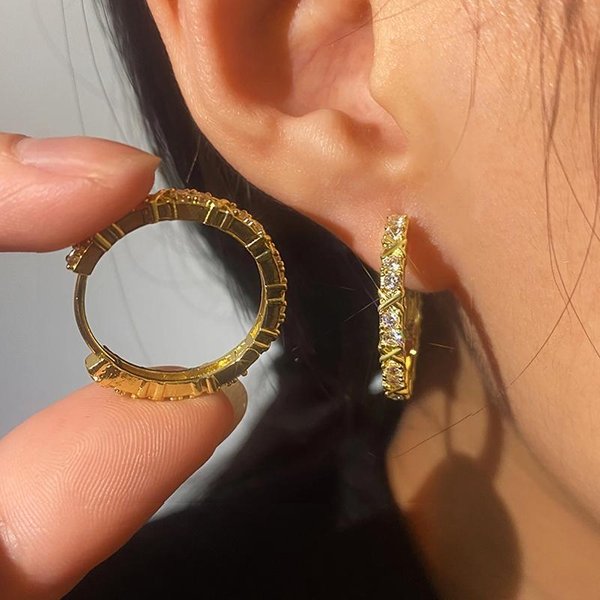 Pendientes De Aro Dorados Huitan Para Mujer Con Circonita CúBica Pendientes MetáLicos Simples Elegantes Para Mujer JoyeríA De DeclaracióN Black-image