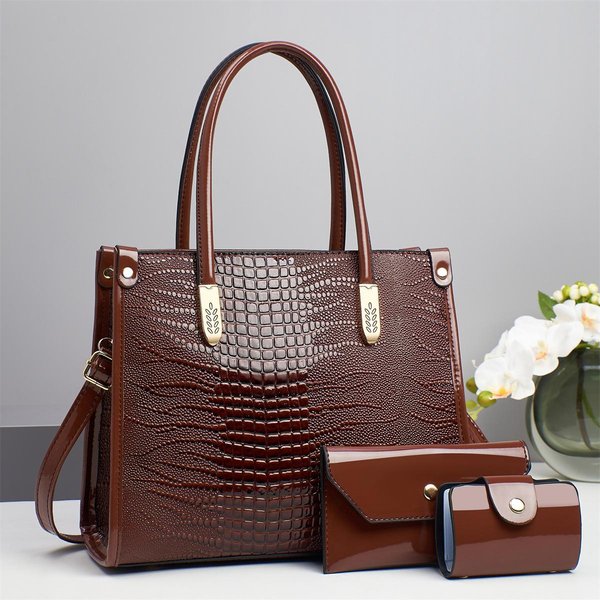 Nuevo Bolso De Cocodrilo Tres Juegos De Alto Nivel De Apariencia Bolso De Hombro De Gran Capacidad Moda Bolso Cruzado De Gran Capacidad .-image