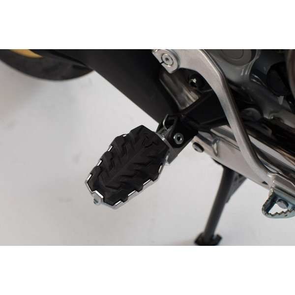 FRS.17.112.10001 - SW Motech Evolution Footpegs For Suzuki DL 1000 2002-2007 - Black/Silver