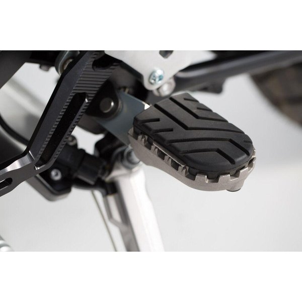 FRS.11.011.10103/B - SW Motech ION Footpegs For Triumph Scrambler 1200 X 2025-2026 - Black