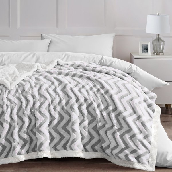 Velosso Thermal Sherpa Backed Blanket, Textured Jacquard with Chevron Pattern in Grey | Size: 150 cm × 200 cm