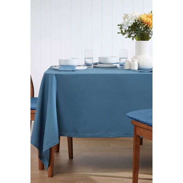 Homescapes Plain Cotton Tablecloth, 137cm x 137cm in Mid Blue | Size: 137 cm x 137 cm