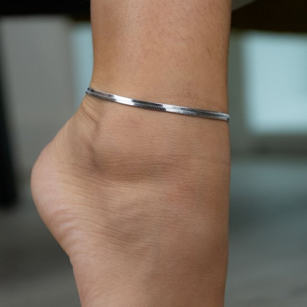 The Colourful Aura Women's Stainless Steel Gold Cuban Link Flat Snake Gourmet Chain Layering Foot Anklet in Silver | Size: 10 inches