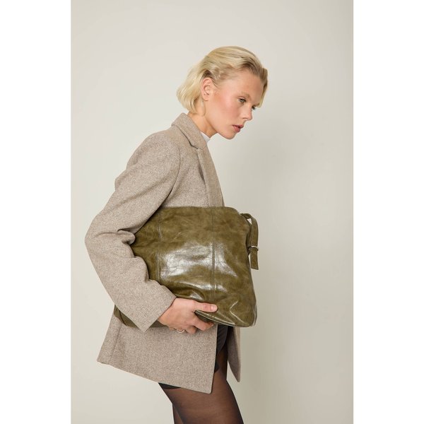 Madein Women's Oversized Pressed Olive Pia Tote Bag
